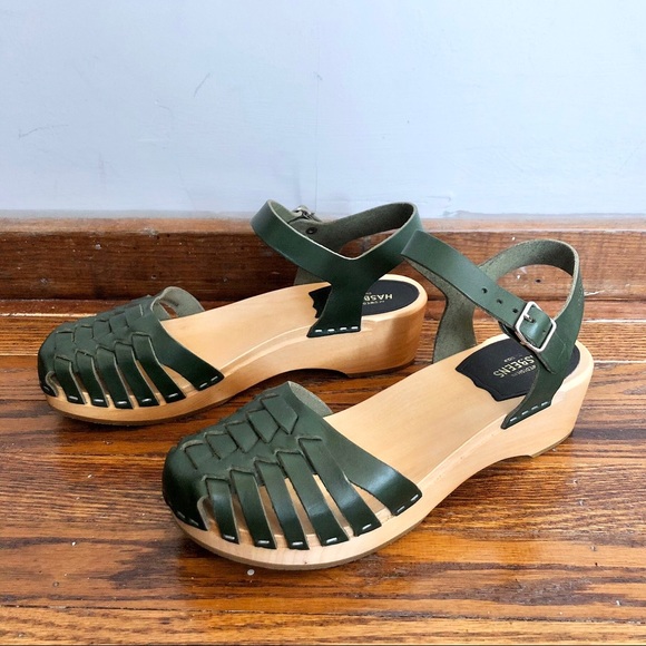 Swedish Hasbeens | Shoes | Like New Swedish Hasbeens Green Snake Debutant  Clogs | Poshmark